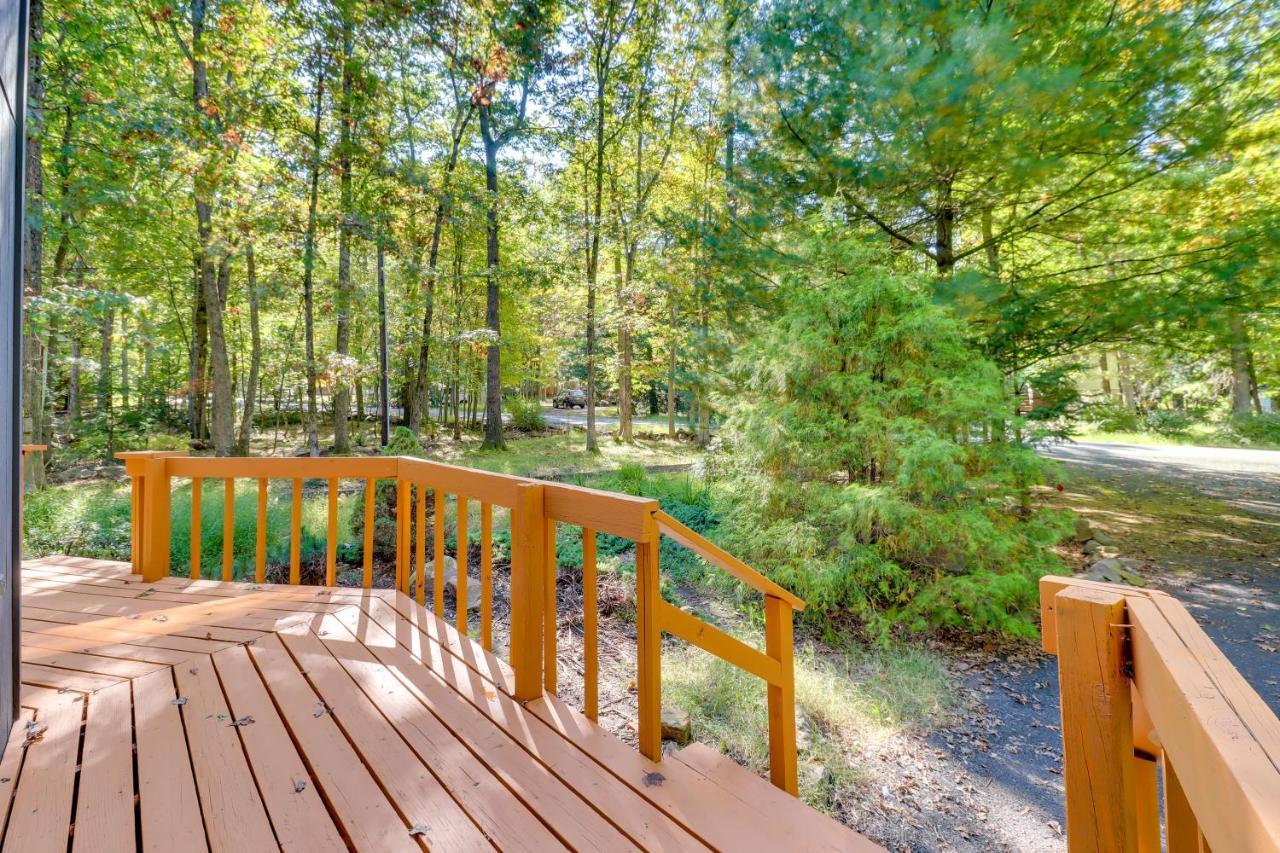 Bright And Modern Poconos Community Beach! Holiday home *