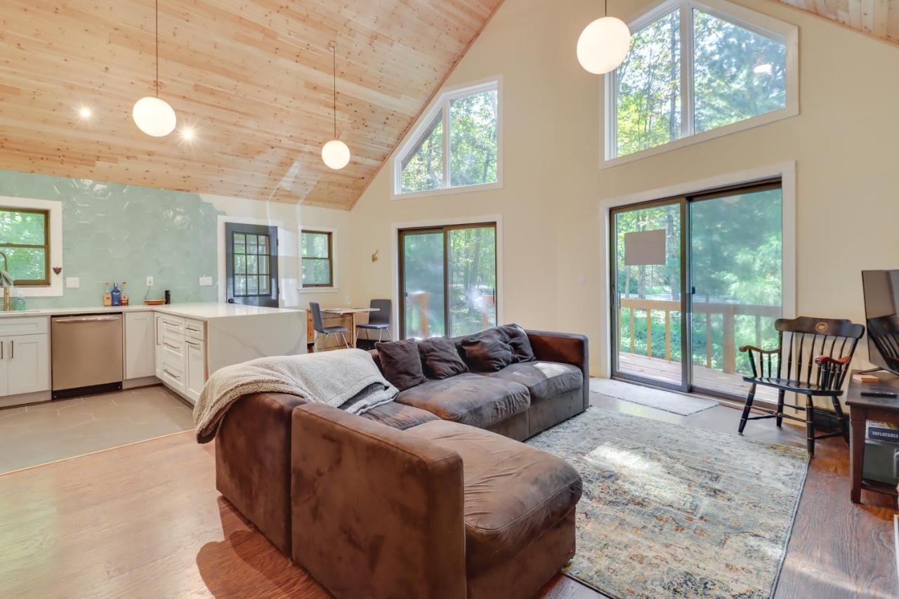 Bright And Modern Poconos Community Beach! * Albrightsville