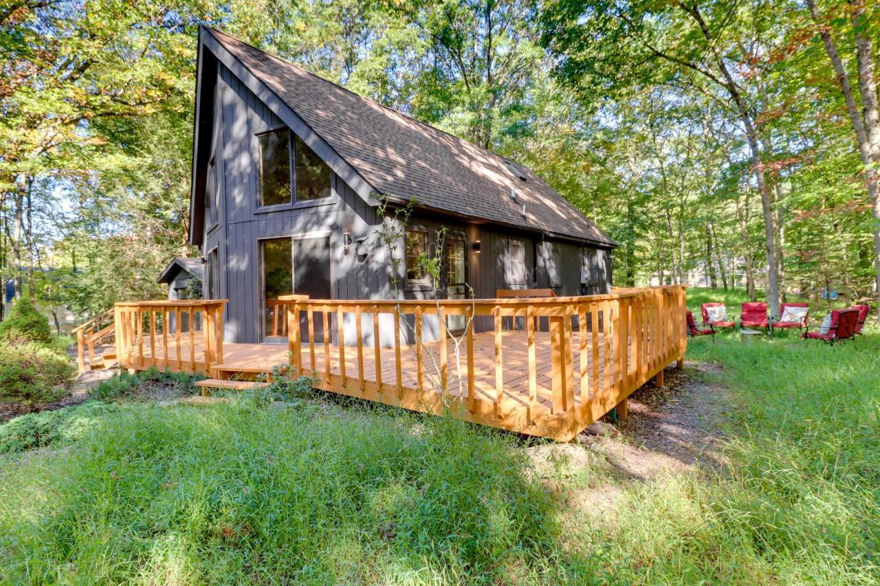 Bright And Modern Poconos Community Beach! Holiday home *