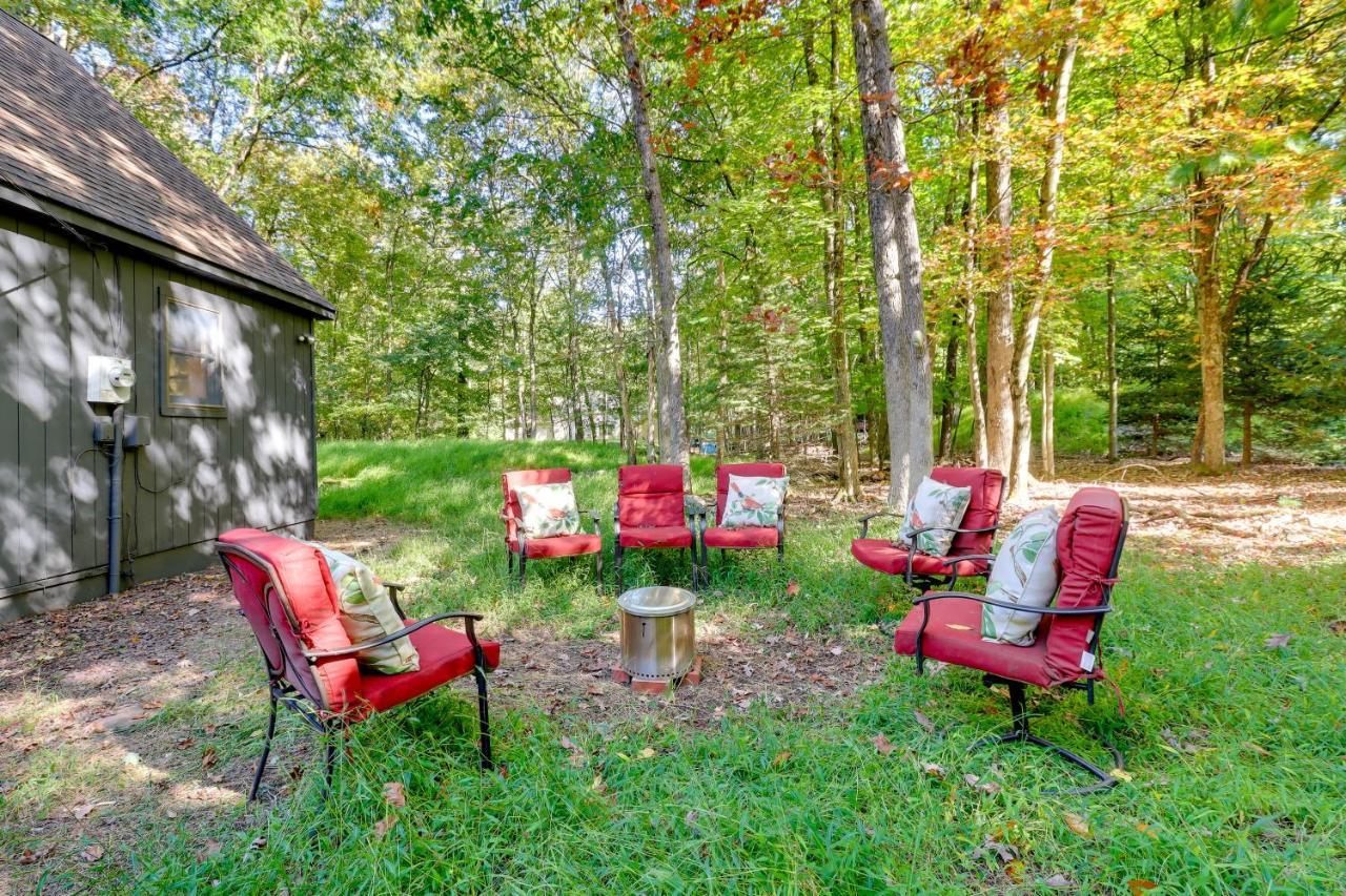 Bright And Modern Poconos Community Beach!